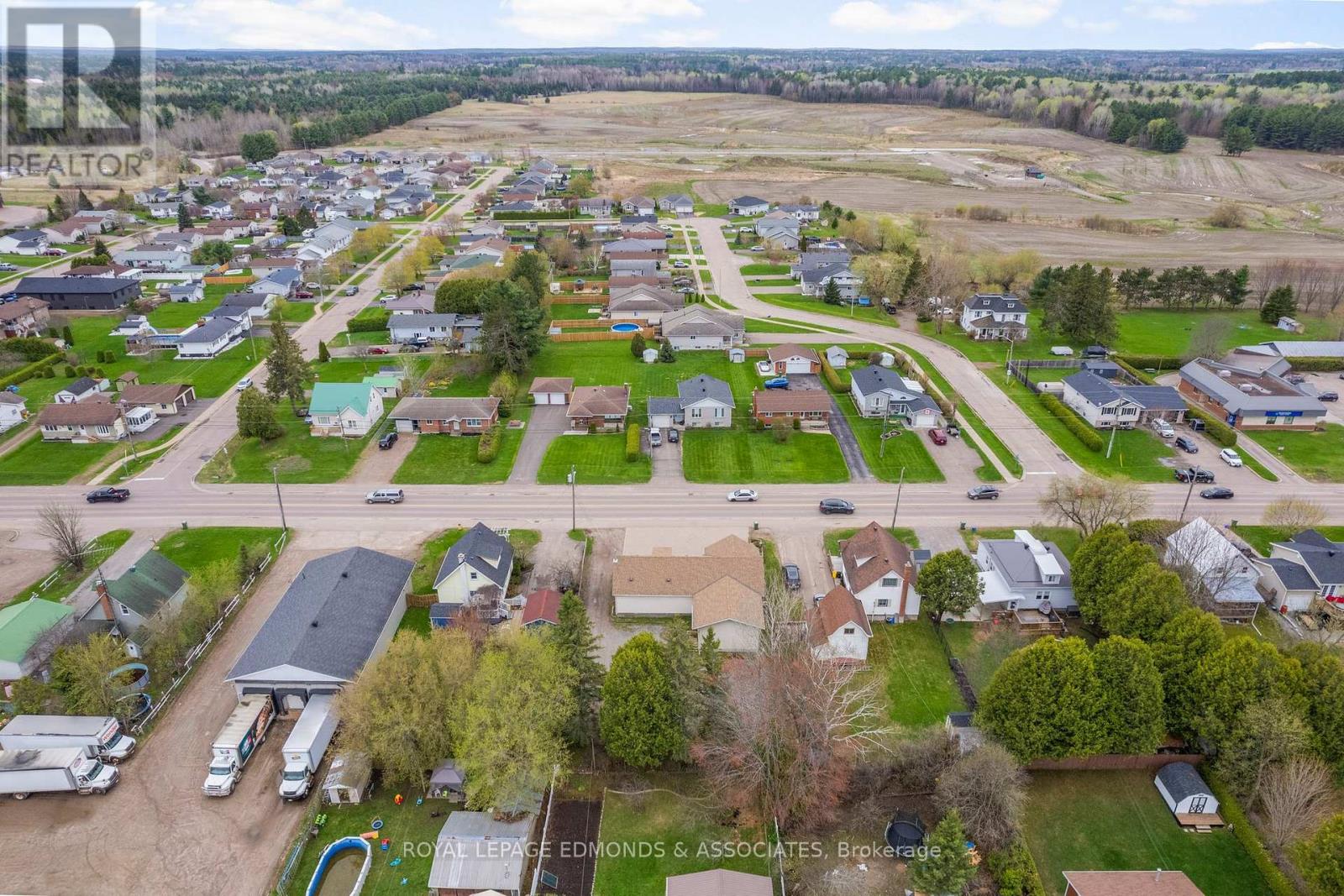 421 Boundary Road E, Pembroke, Ontario  K8A 6K9 - Photo 34 - X12144926