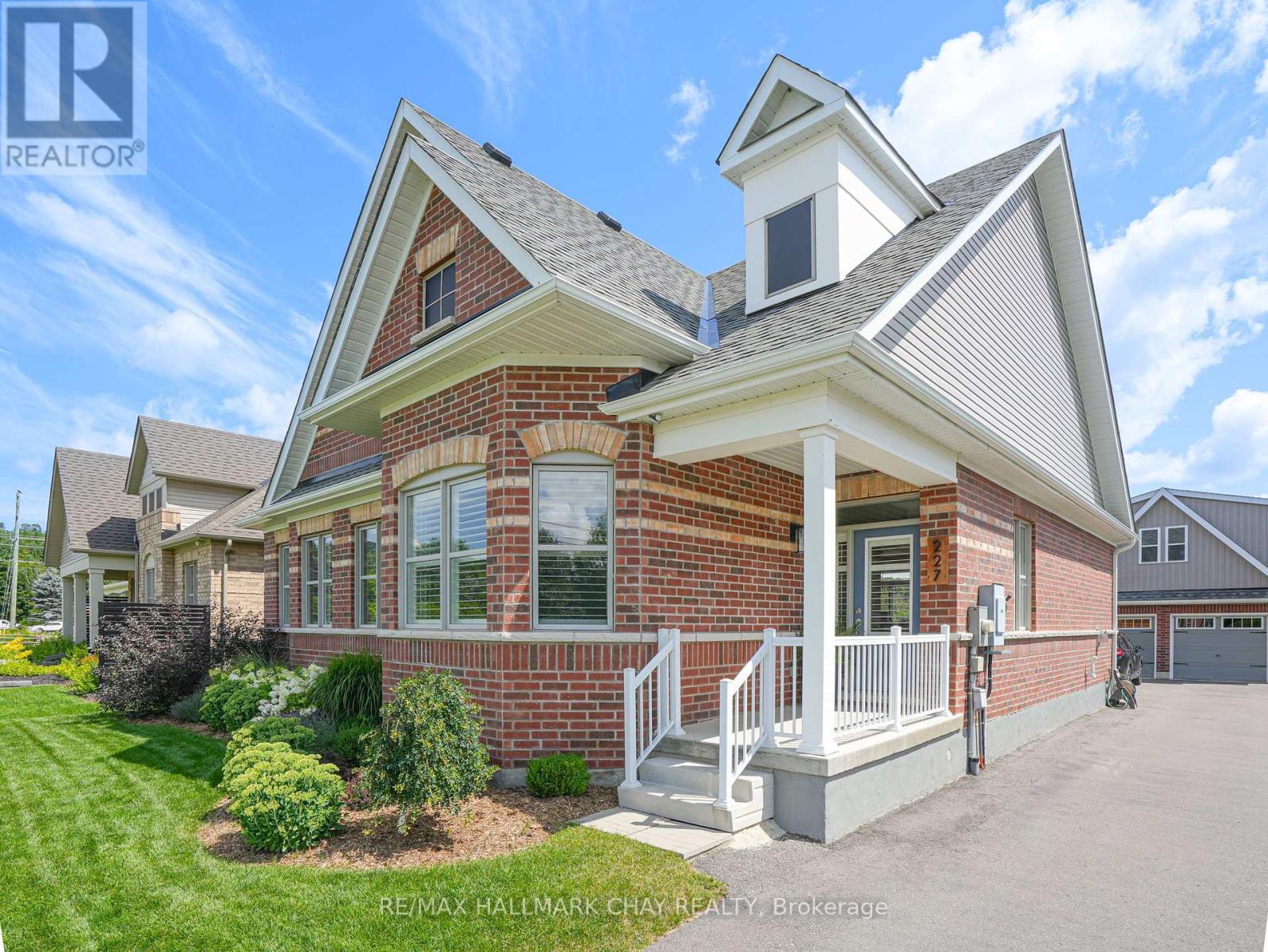 227 Mary Street, Clearview, Ontario  L0M 1G0 - Photo 2 - S12100112