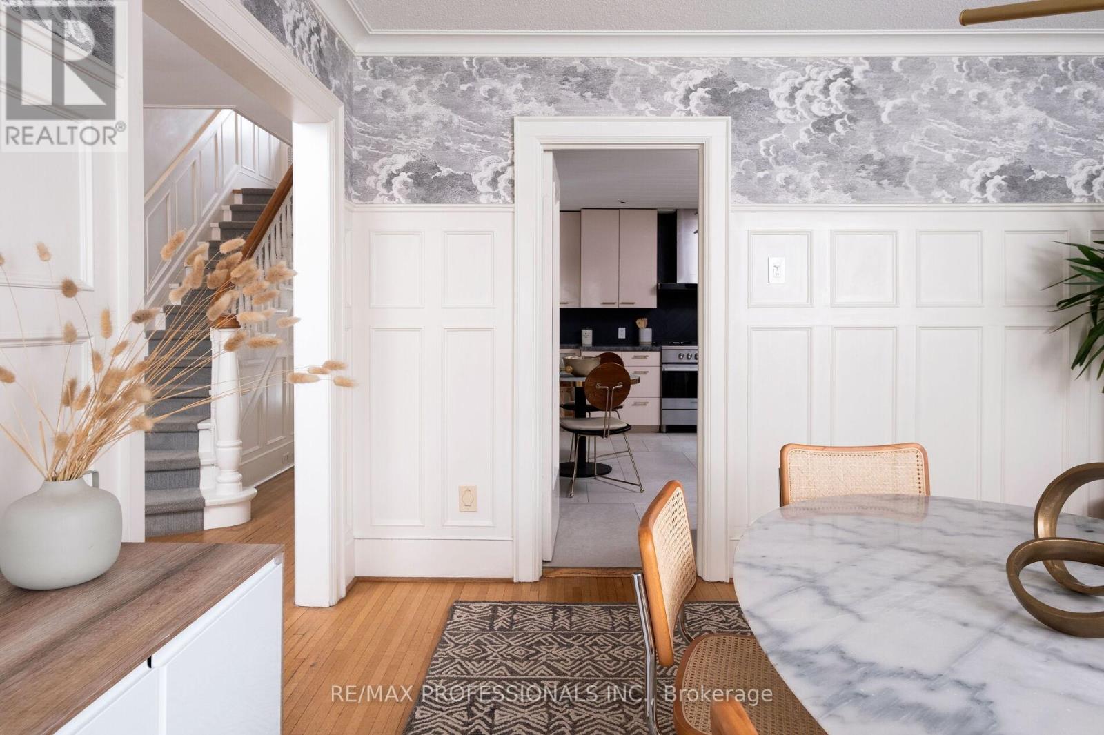 107 The Kingsway, Toronto, Ontario  M8X 2T9 - Photo 11 - W12117250