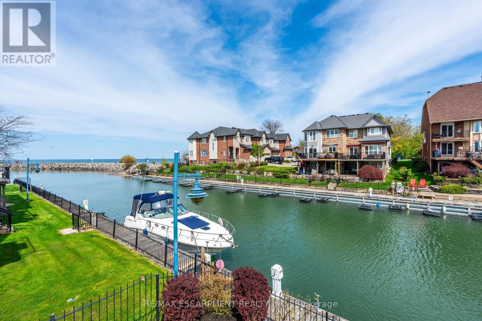 91 Edgewater Drive, Hamilton, Ontario  L8E 4Z2 - Photo 49 - X12035110
