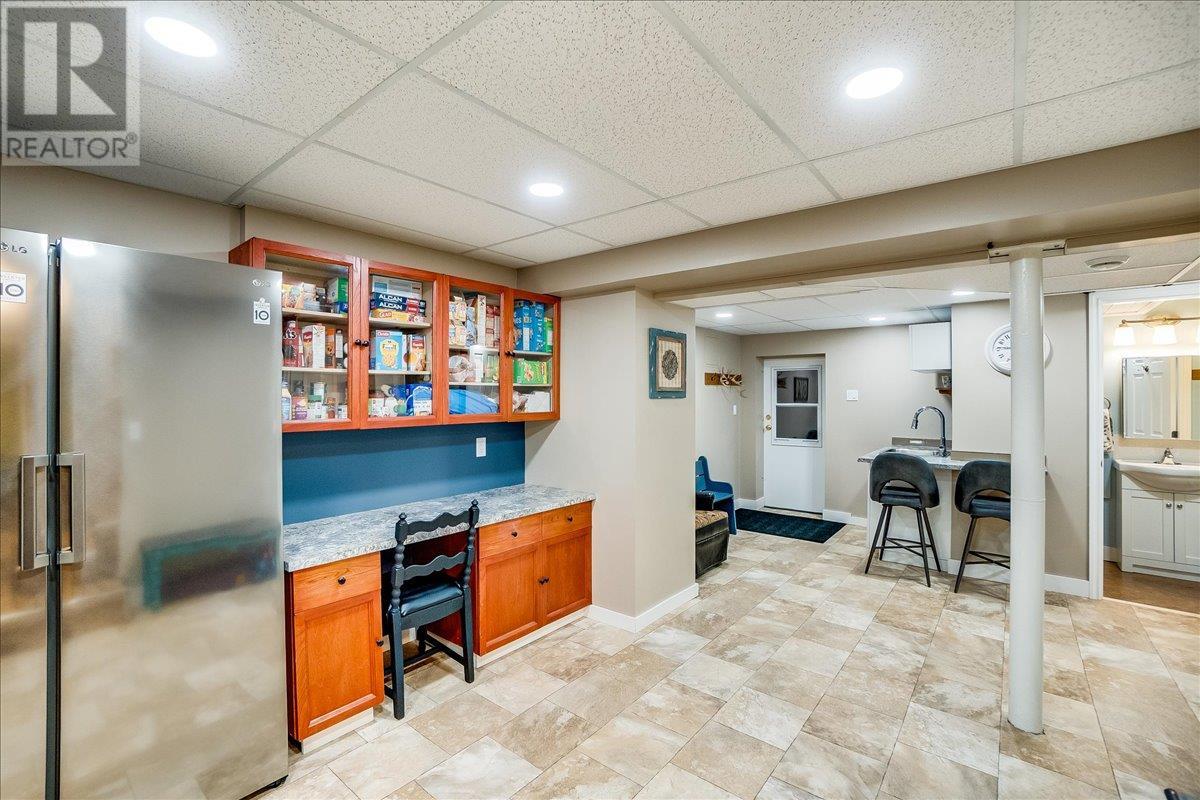 887 Waterloo Road, Castlegar, British Columbia  V1N 4K8 - Photo 50 - 10342235