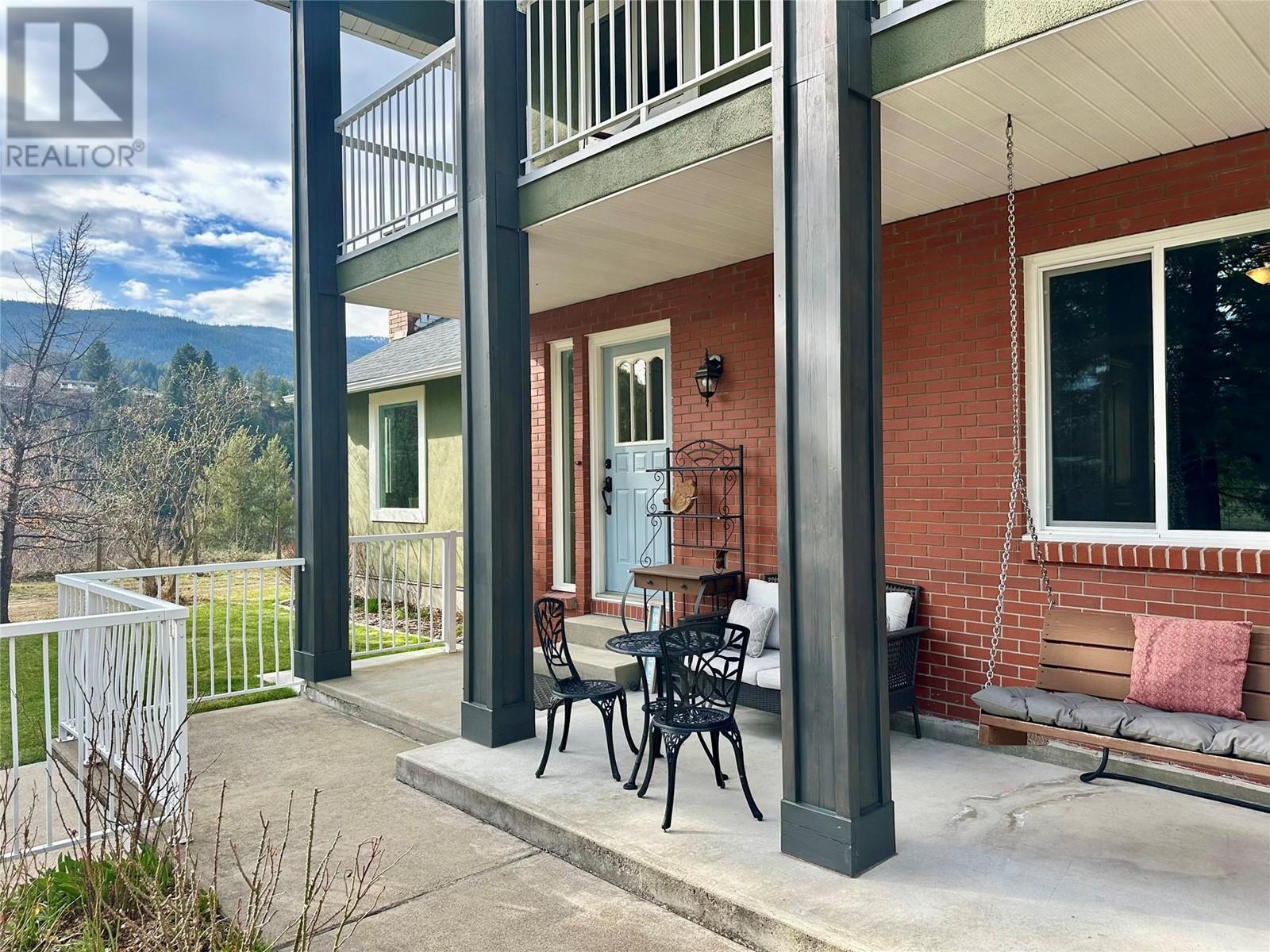 887 Waterloo Road, Castlegar, British Columbia  V1N 4K8 - Photo 5 - 10342235