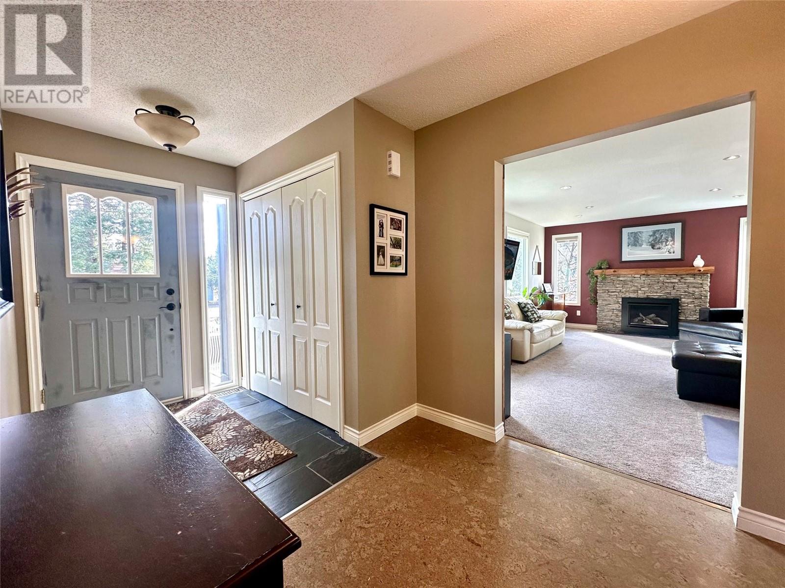 887 Waterloo Road, Castlegar, British Columbia  V1N 4K8 - Photo 7 - 10342235