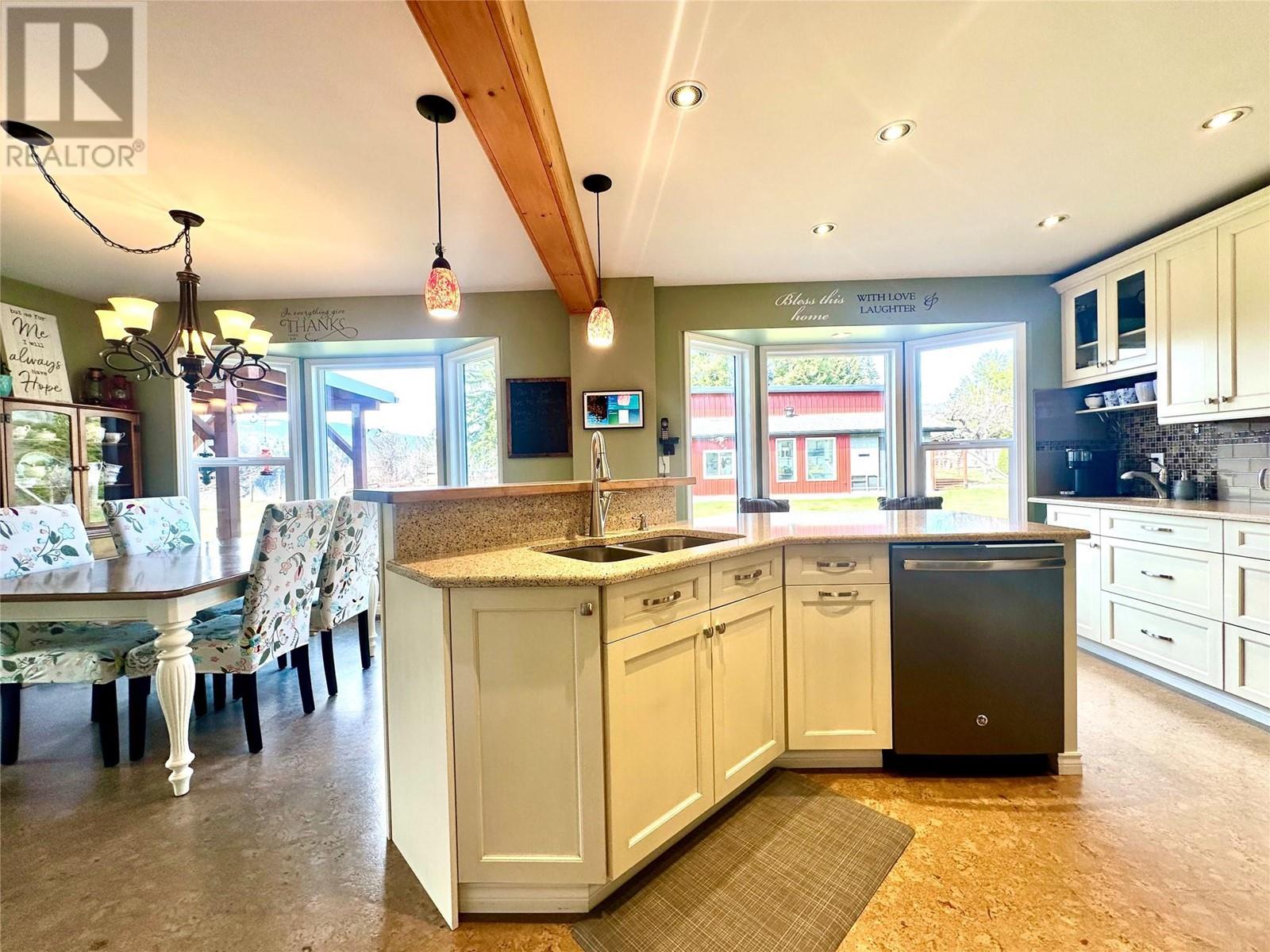 887 Waterloo Road, Castlegar, British Columbia  V1N 4K8 - Photo 17 - 10342235