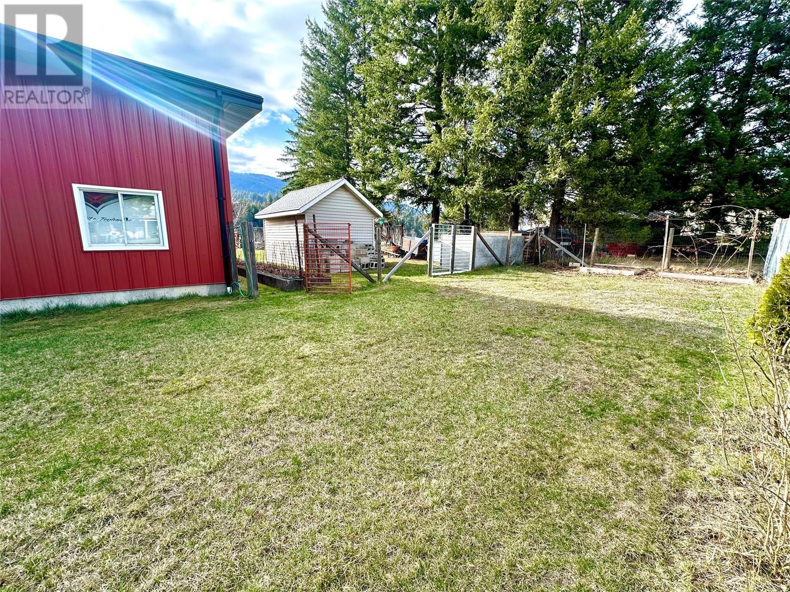 887 Waterloo Road, Castlegar, British Columbia  V1N 4K8 - Photo 75 - 10342235