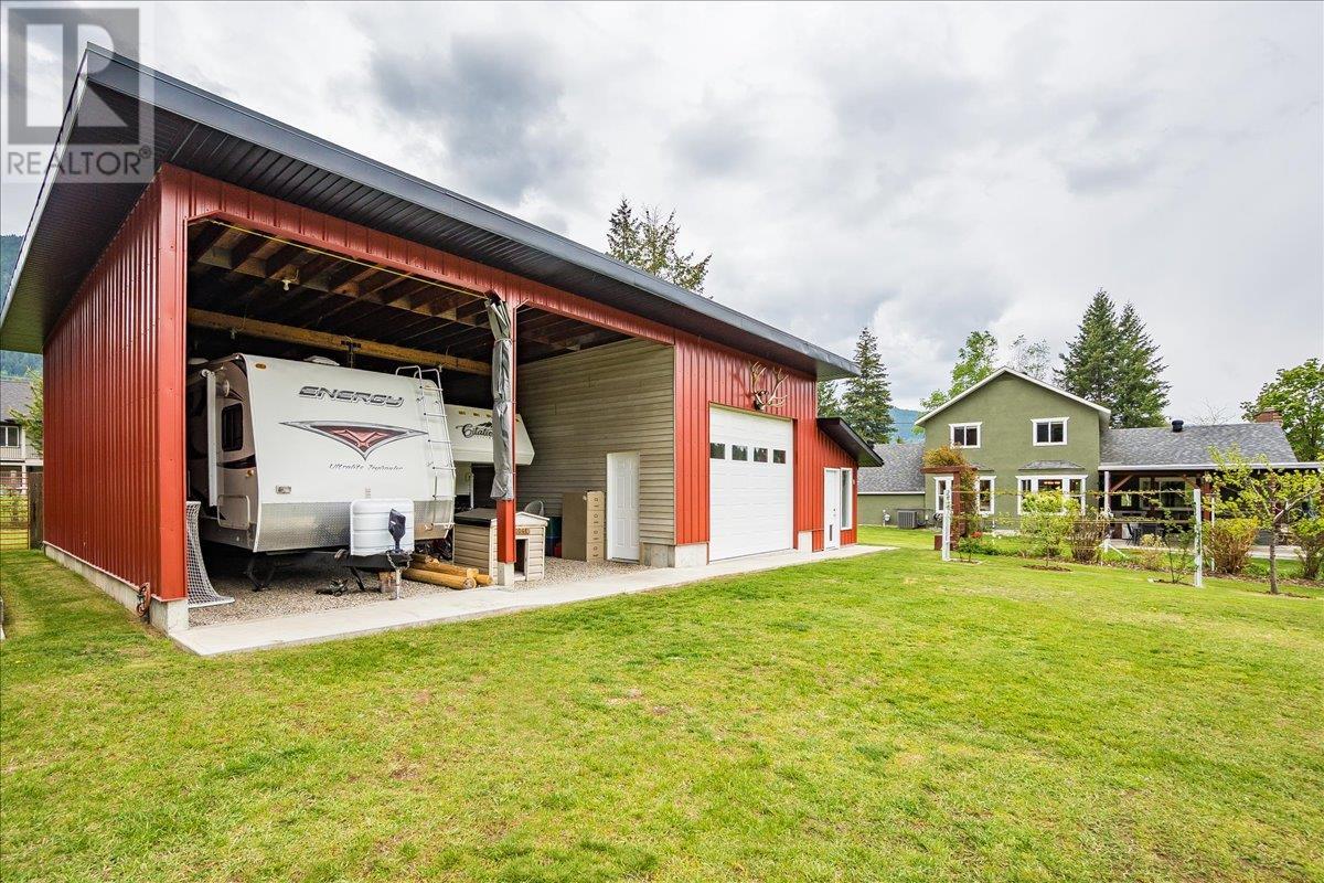 887 Waterloo Road, Castlegar, British Columbia  V1N 4K8 - Photo 80 - 10342235