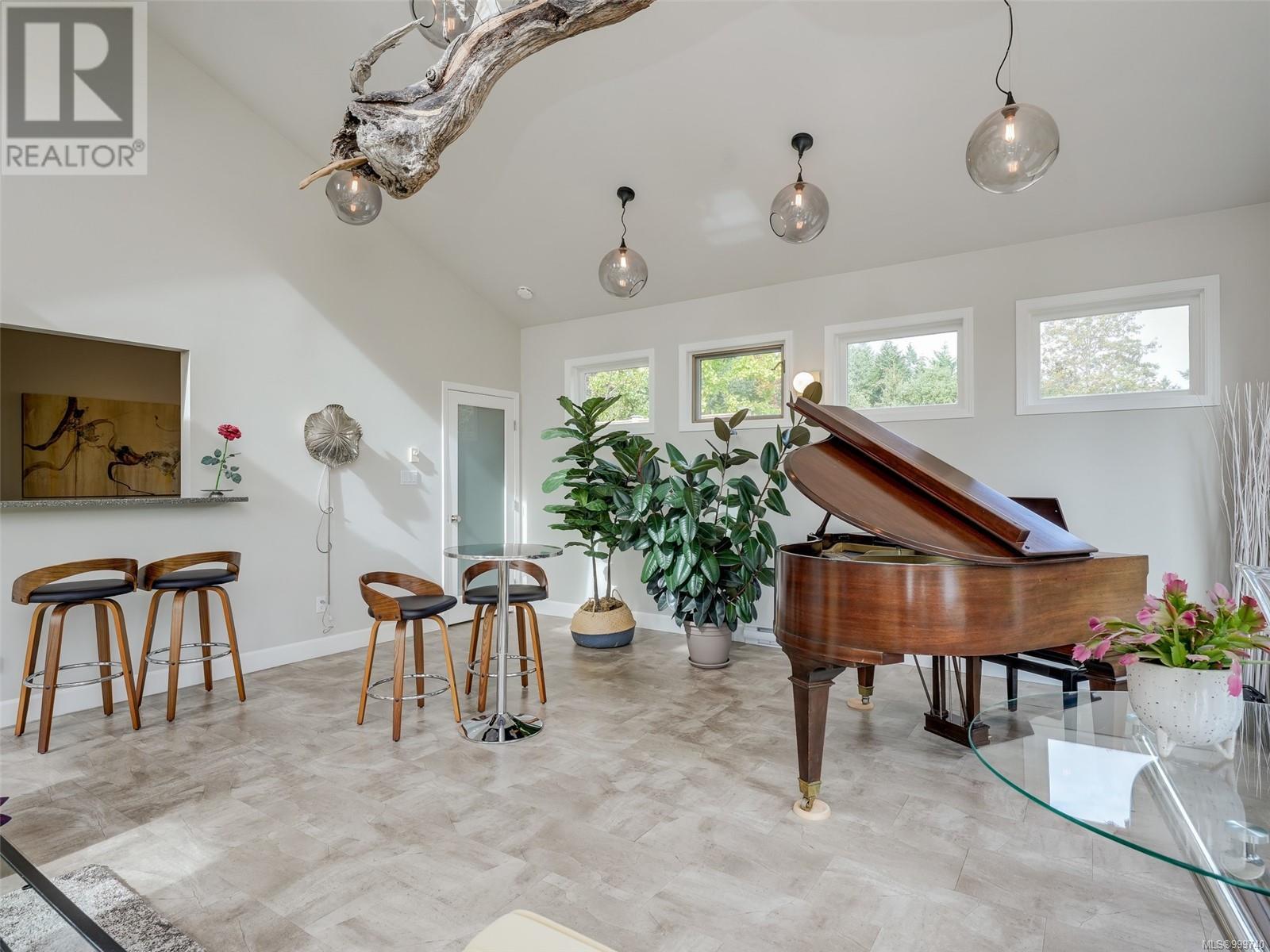 Property at 1345 Readings Dr image 3