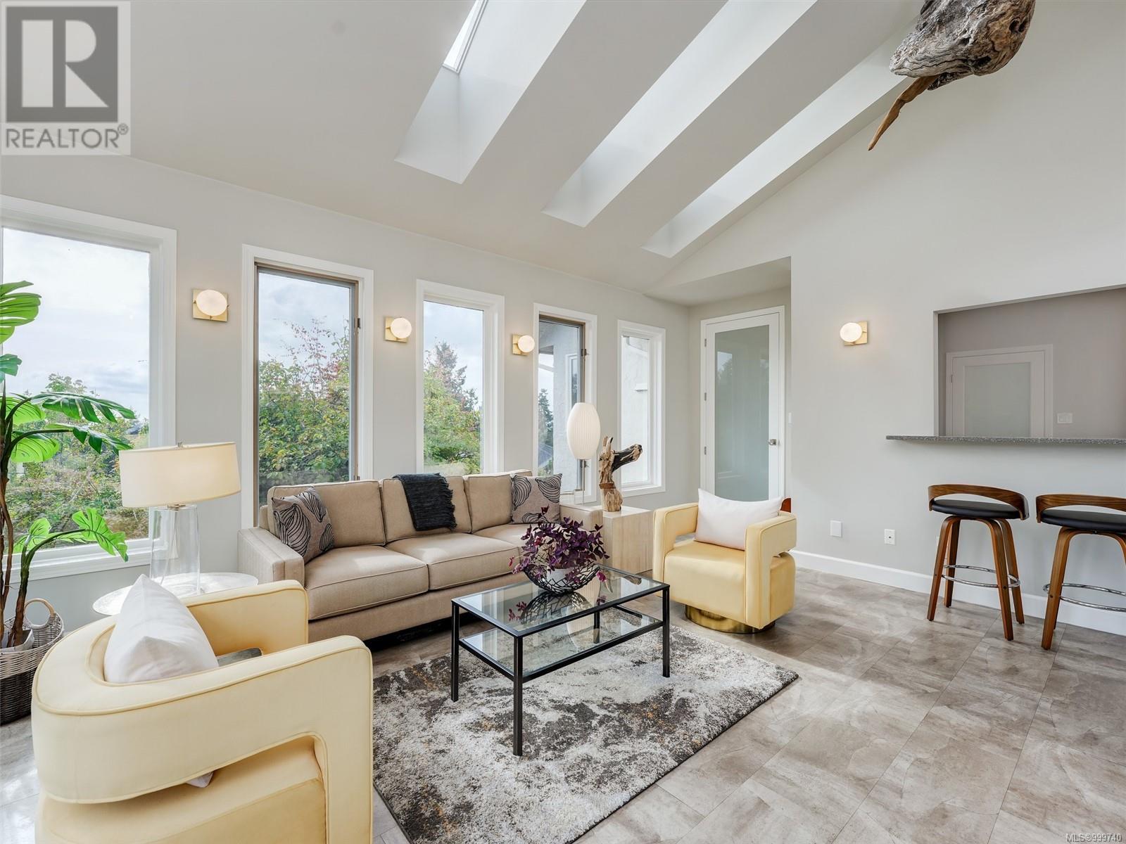 Property at 1345 Readings Dr image 4