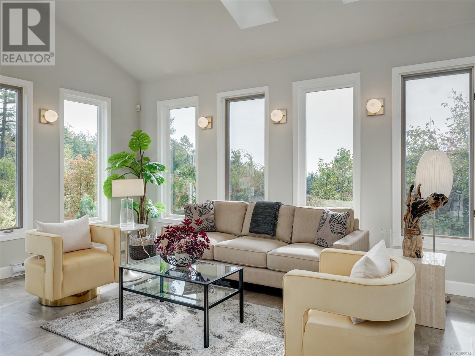 Property at 1345 Readings Dr image 5
