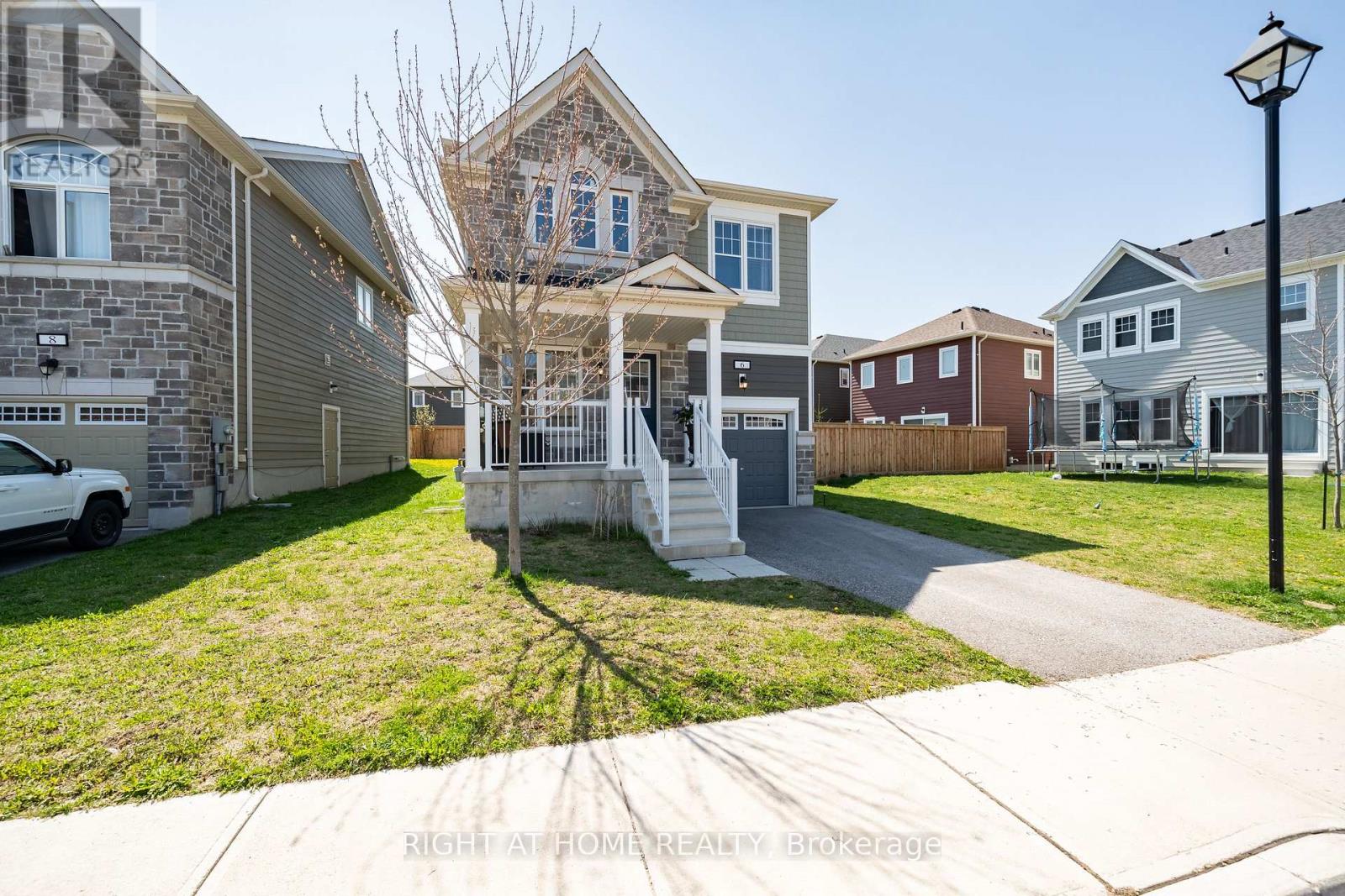 Property at 6 BOBOLINK DRIVE image 4