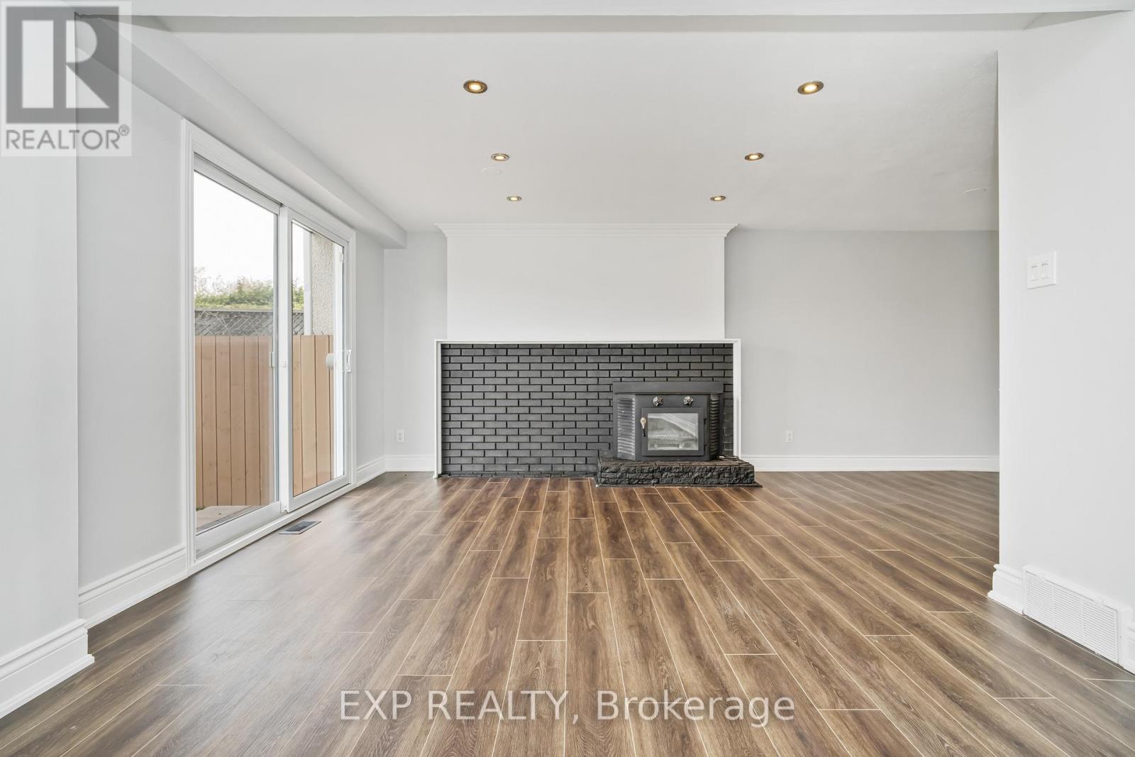52 Downsview Crescent, Ottawa, Ontario  K2G 0A5 - Photo 14 - X12144988