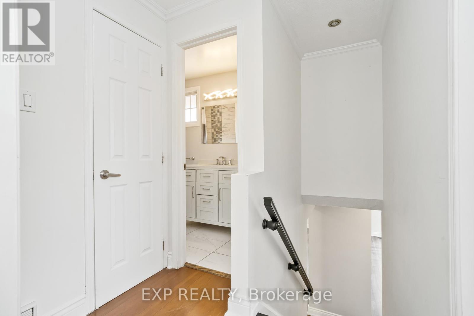 52 Downsview Crescent, Ottawa, Ontario  K2G 0A5 - Photo 18 - X12144988
