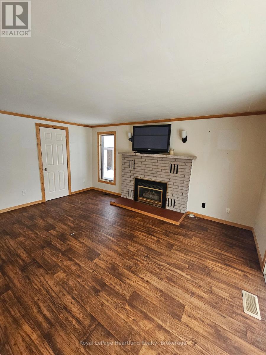 43 Trafalgar Street, Goderich, Ontario  N7A 1T3 - Photo 7 - X12144984