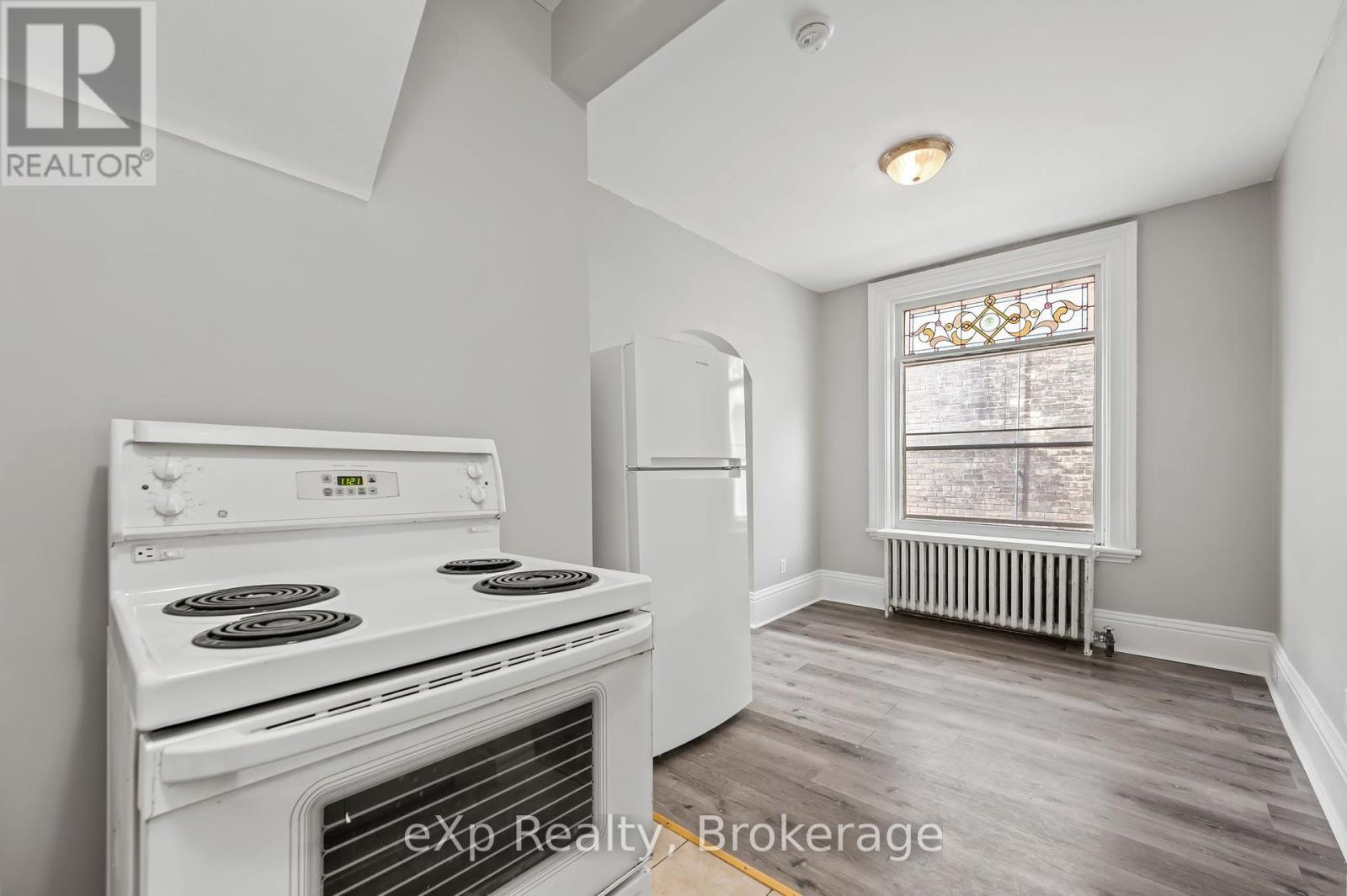 242 Dalhousie Street, Brantford, Ontario  N3S 3T9 - Photo 12 - X12145002