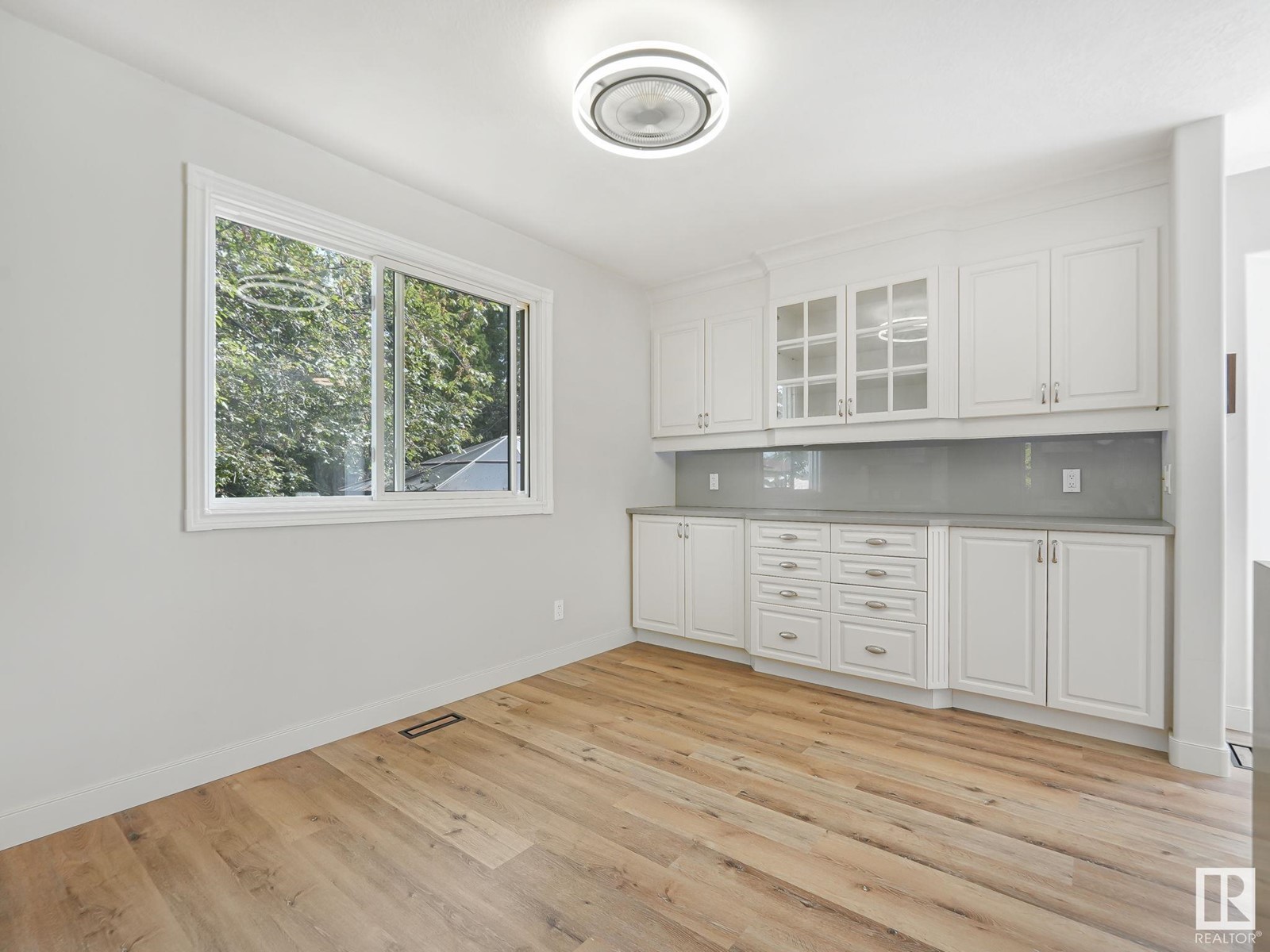 Property at 10405 31A AV NW image 2