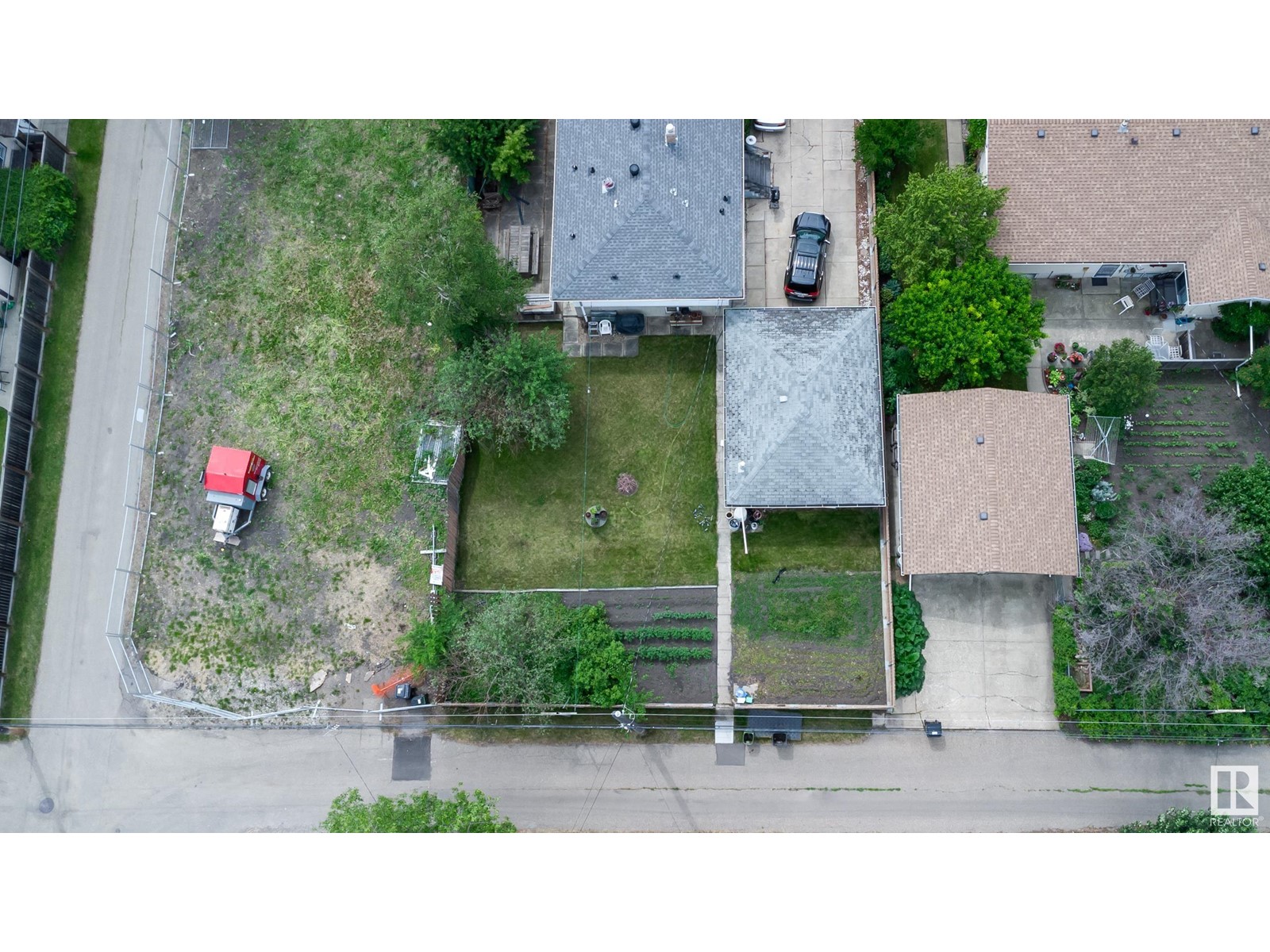 Property at 8316 73 AV NW image 3