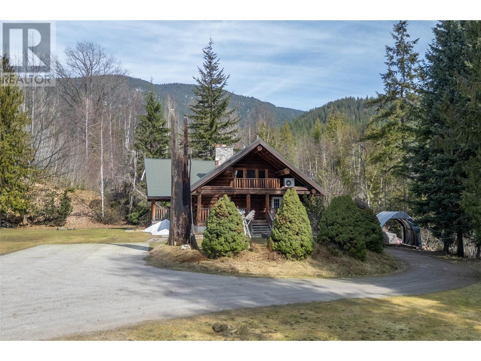 1130 Montana Place, Revelstoke, British Columbia  V0E 2S0 - Photo 5 - 10342148