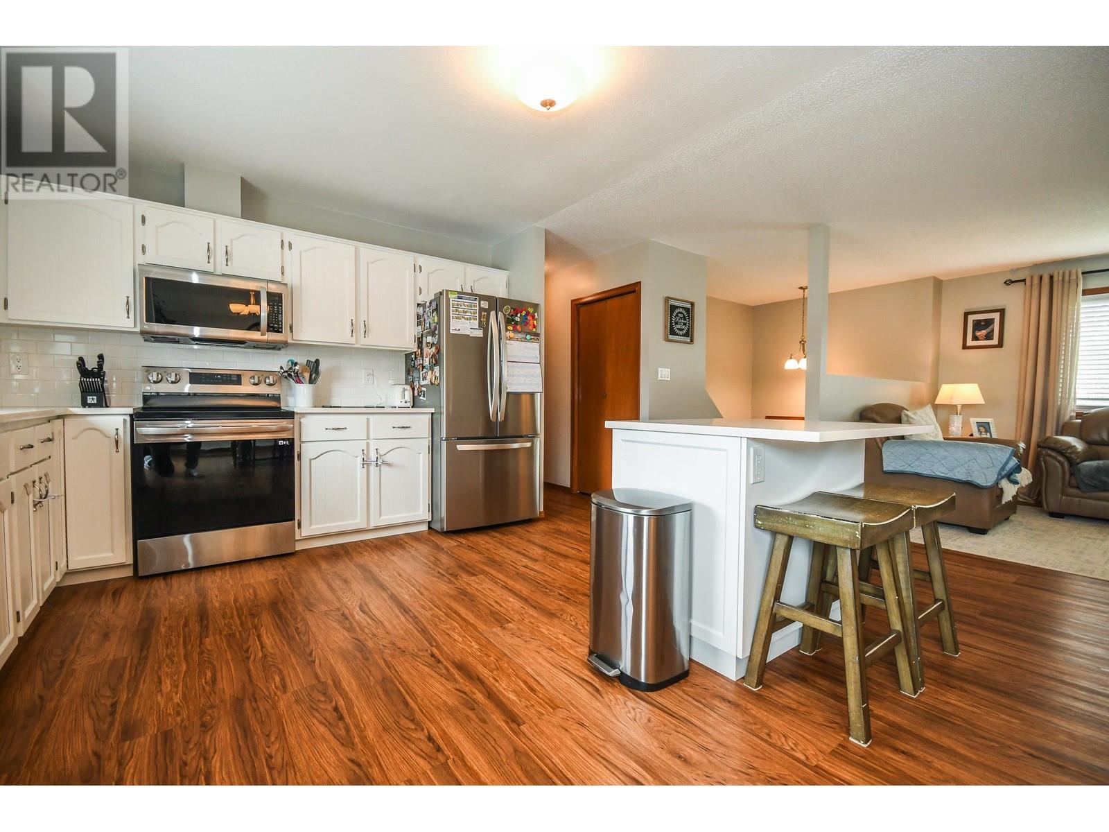 Property at 2904 CHRISTOPHER CRESCENT image 4