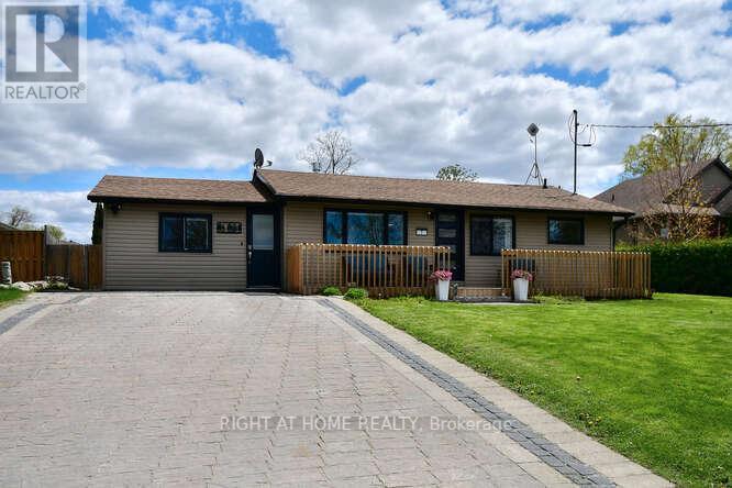 Property at 7 BAYVIEW CRESCENT image 2