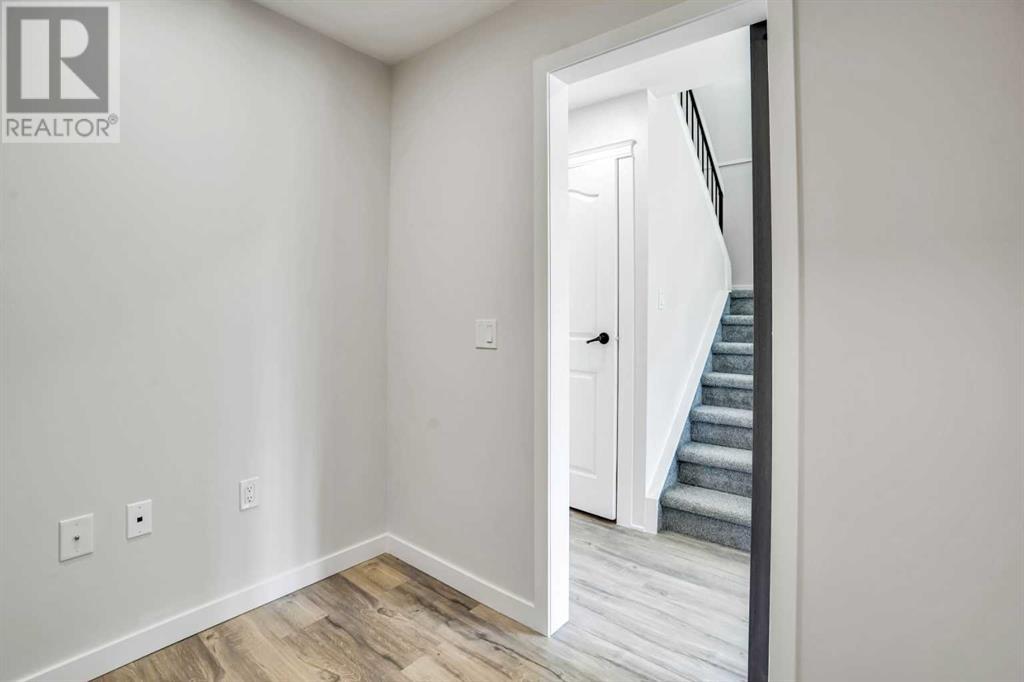 107 Bernard Close Nw, Calgary, Alberta  T3K 2H3 - Photo 16 - A2220711