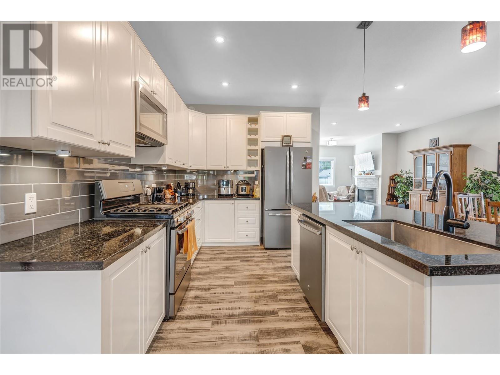 324 K View Crescent, Keremeos, British Columbia  V0X 1N0 - Photo 10 - 10347745