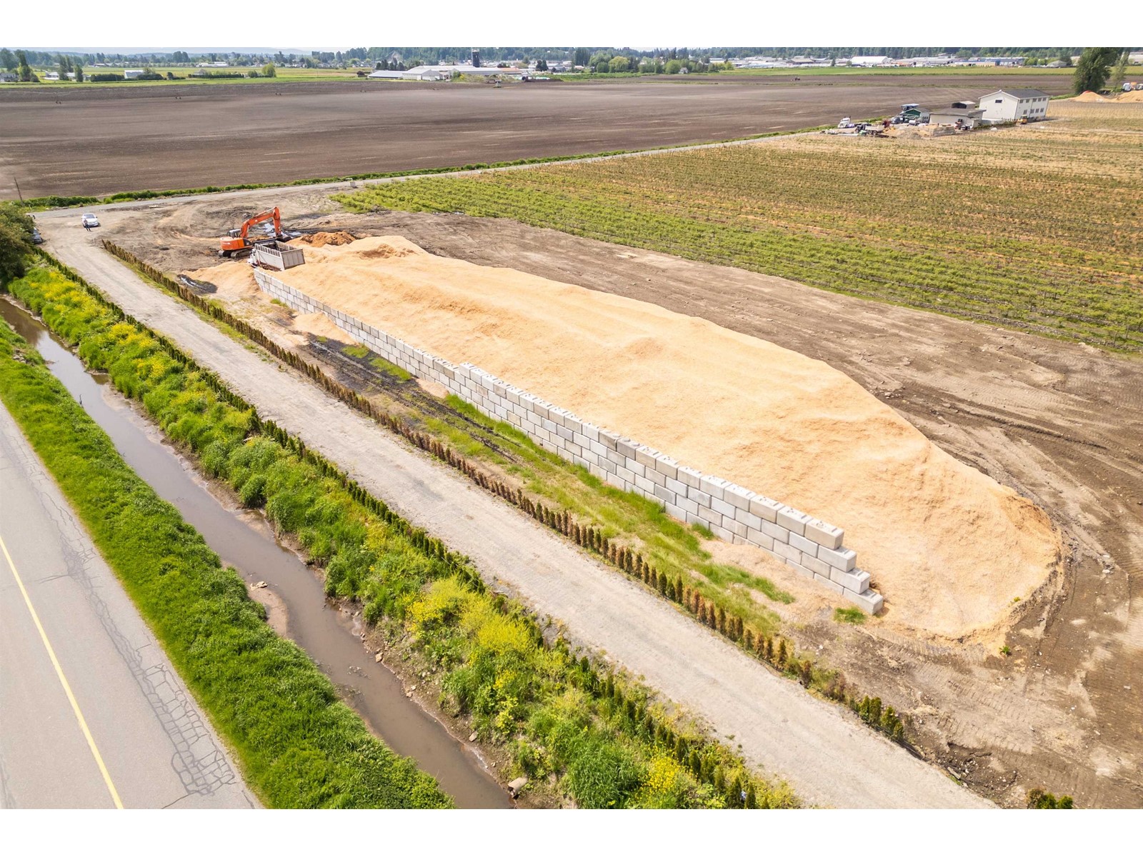 1245 Angus Campbell Road, Abbotsford, British Columbia  V3G 2G4 - Photo 4 - R2999838