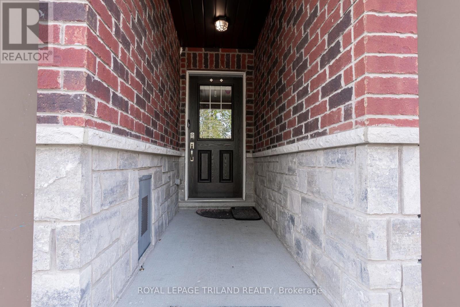 7759 Shaw Street, Niagara Falls, Ontario  L2G 0H1 - Photo 3 - X12145078