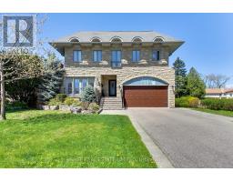 108 MADAWASKA AVENUE, Toronto, Ontario