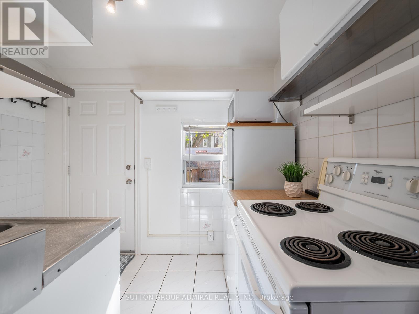 344 Logan Avenue, Toronto, Ontario  M4M 2N7 - Photo 13 - E12144953