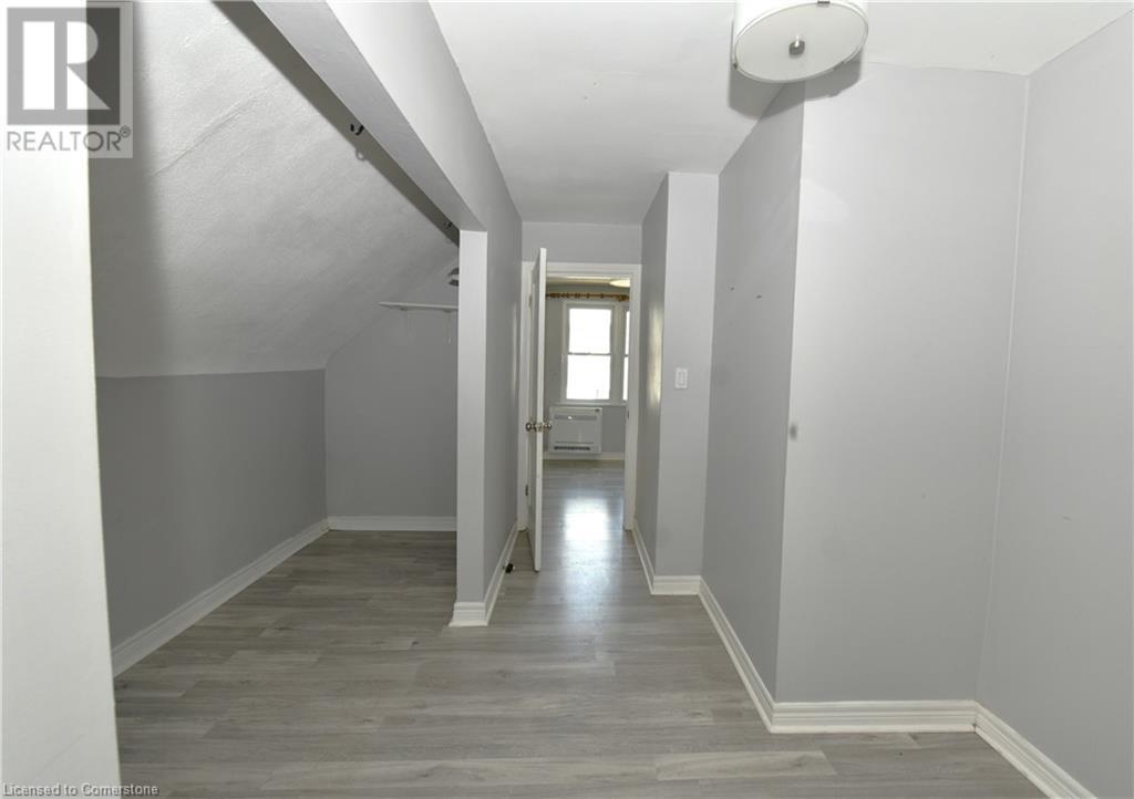 2070 Churchill Avenue, Burlington, Ontario  L7R 3T7 - Photo 11 - 40728270