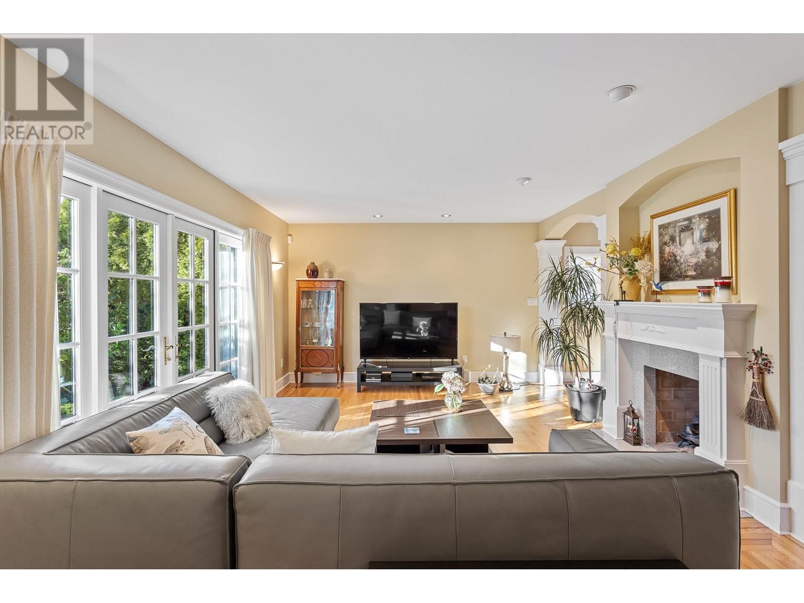 4755 W 7th Av Avenue, Vancouver, British Columbia  V6T 1C7 - Photo 9 - R3002155