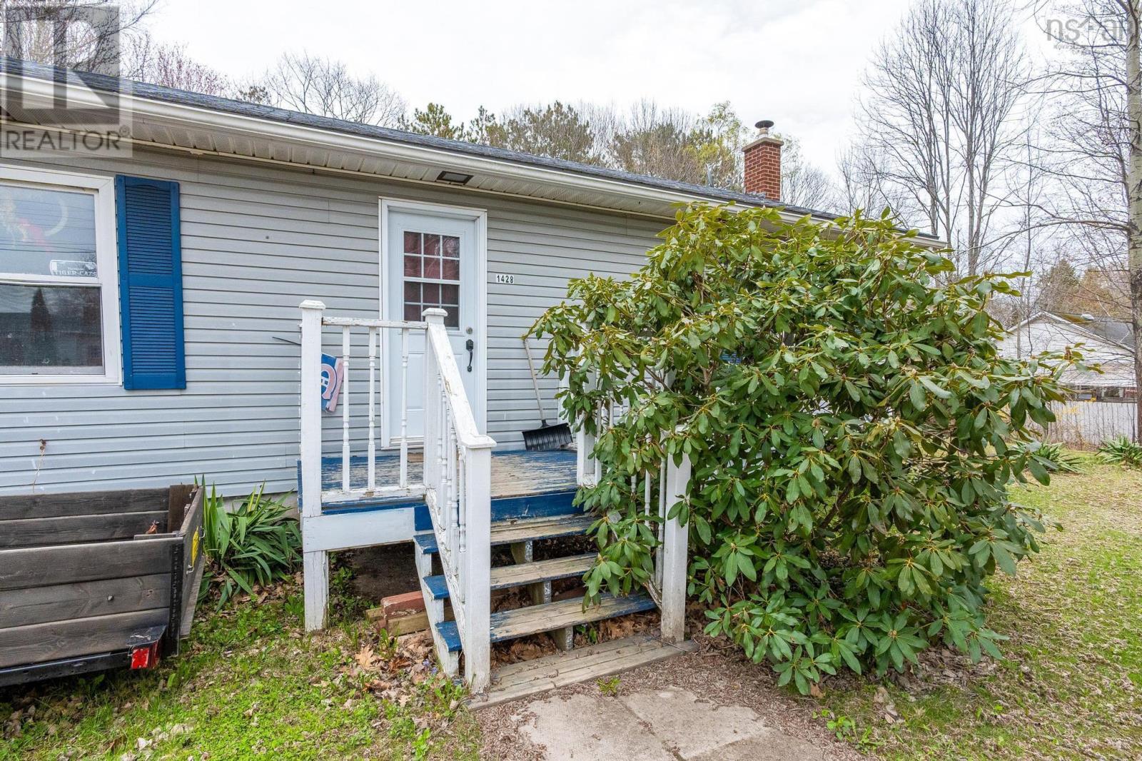 Property at 1428 Bridge Street image 3