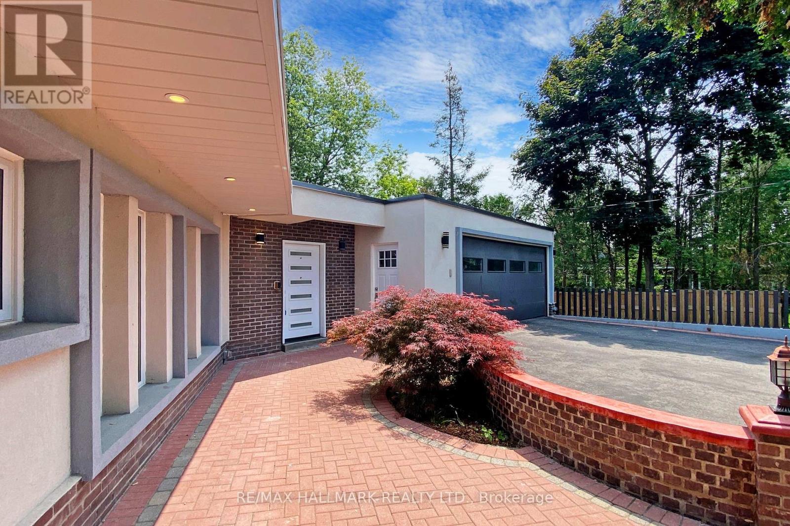 Property at 115 LYNWOOD CRESCENT image 2