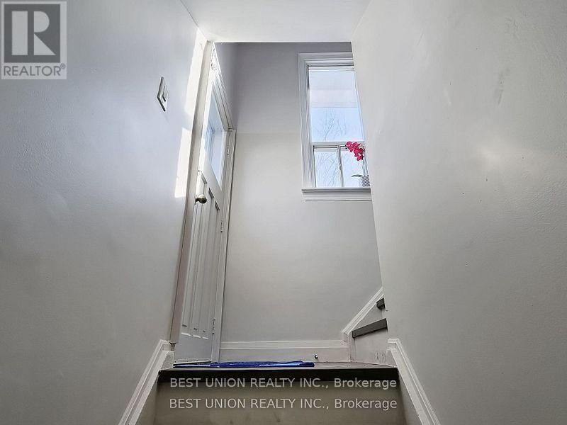 184 Lawrence Avenue, Richmond Hill, Ontario  L4C 1Z5 - Photo 38 - N12145003