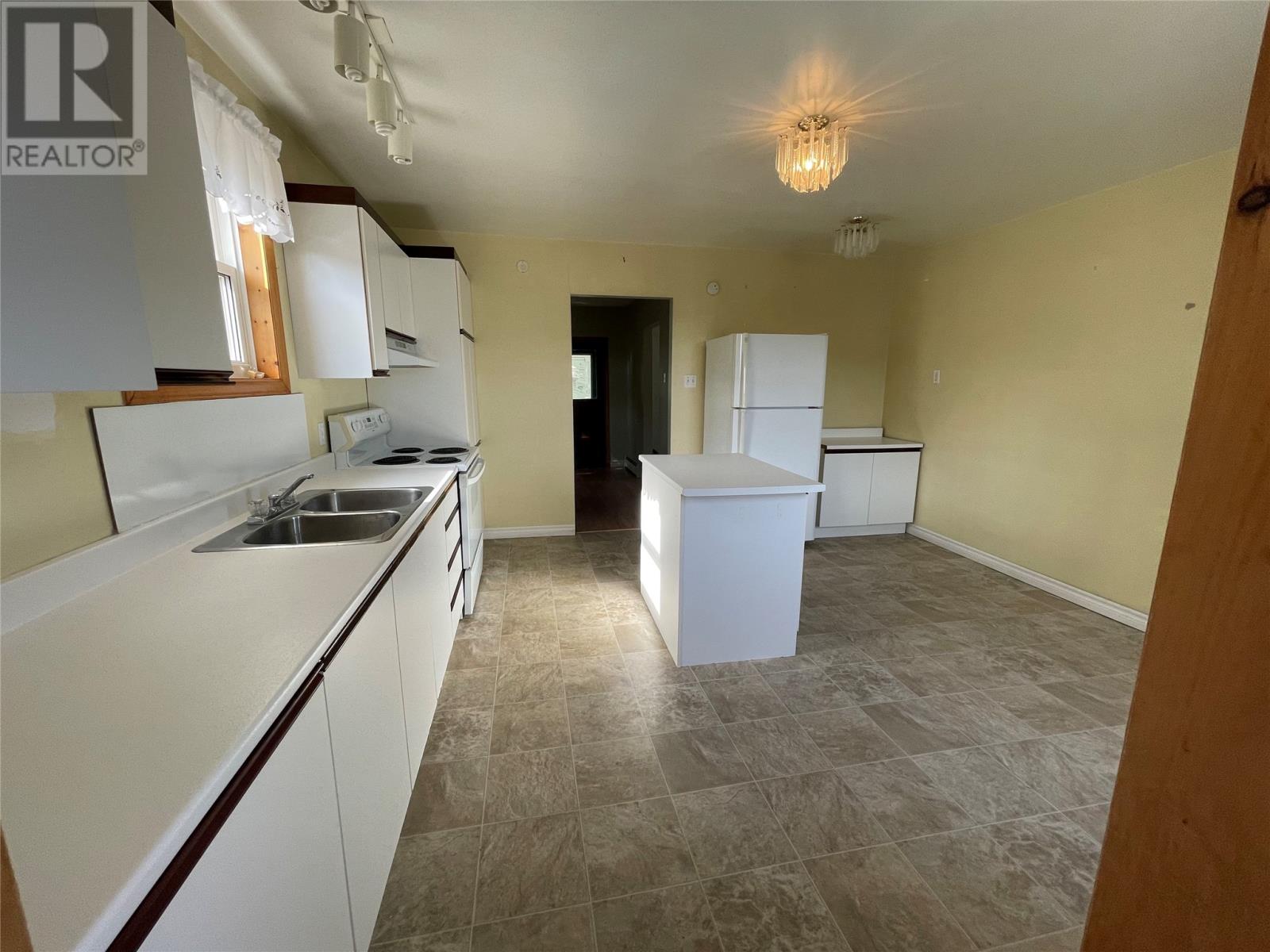 39 Earle Street, Grand Falls-Windsor, Newfoundland & Labrador  A2B 1H2 - Photo 6 - 1284948