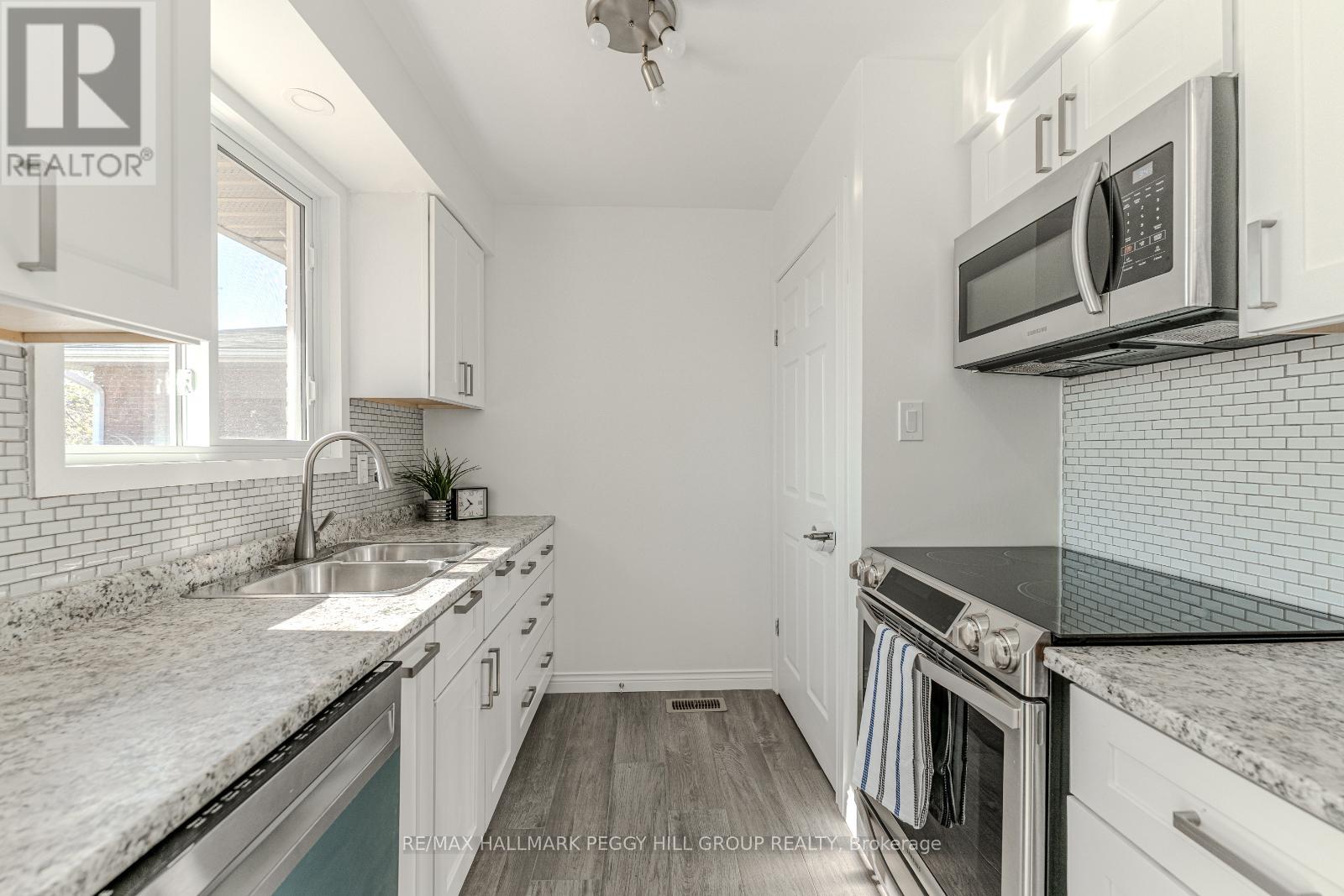 281 Cook Street, Barrie (Grove East), Ontario  L4M 4H7 - Photo 4 - S12144960
