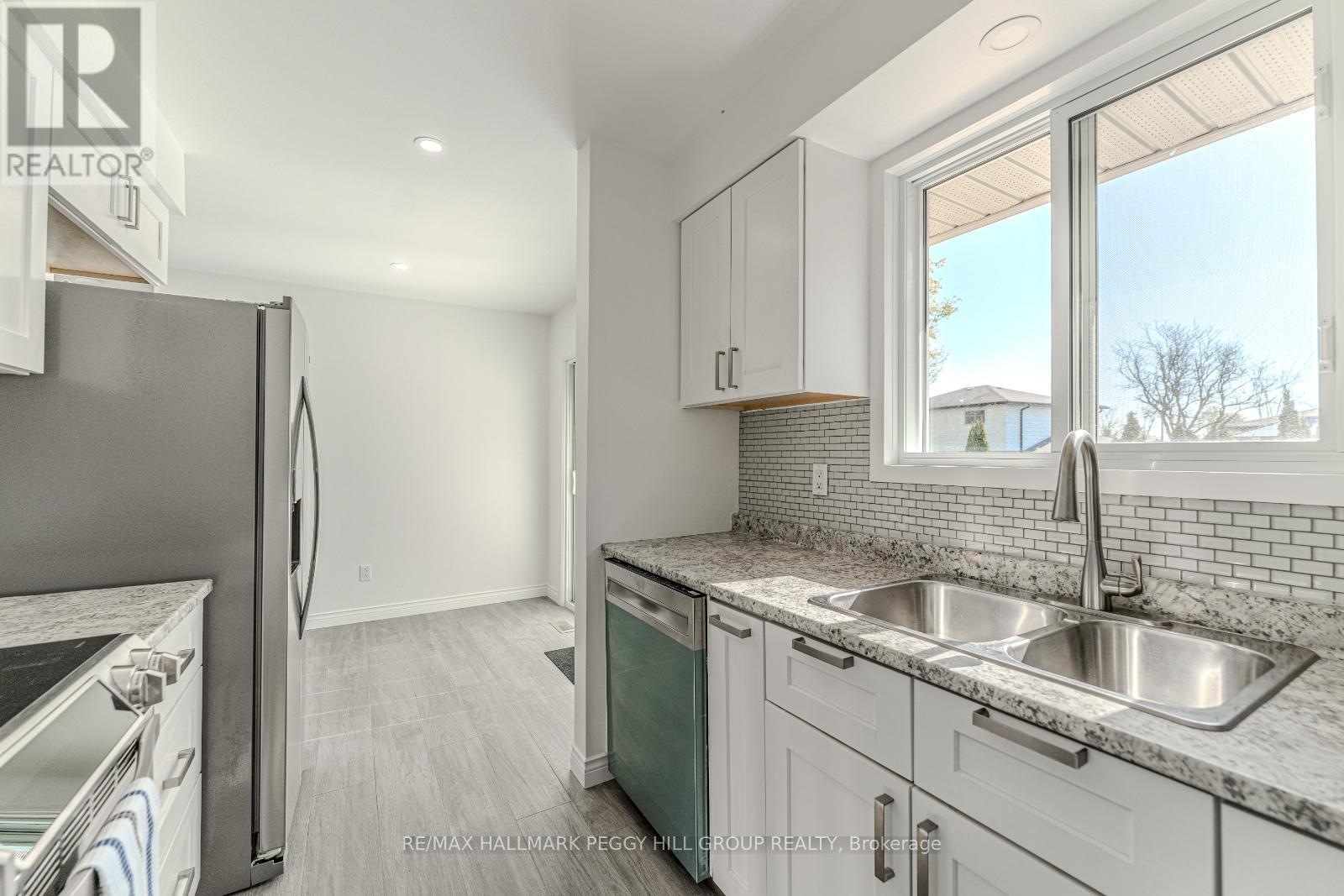 281 Cook Street, Barrie (Grove East), Ontario  L4M 4H7 - Photo 5 - S12144960