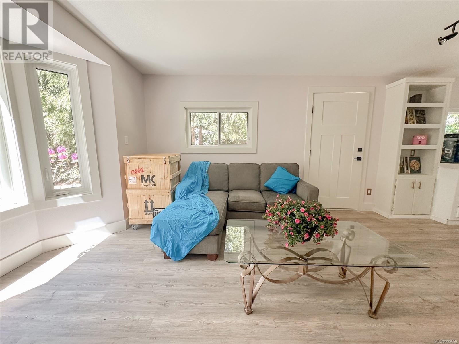 Property at 4621 Berbers Dr image 3
