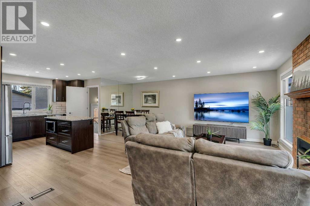 Property at 107 Parkland Hill SE image 3