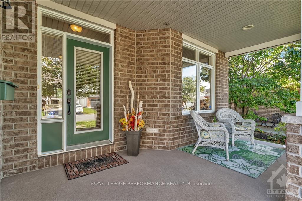 Property at 865 MARKWICK CRESCENT image 2