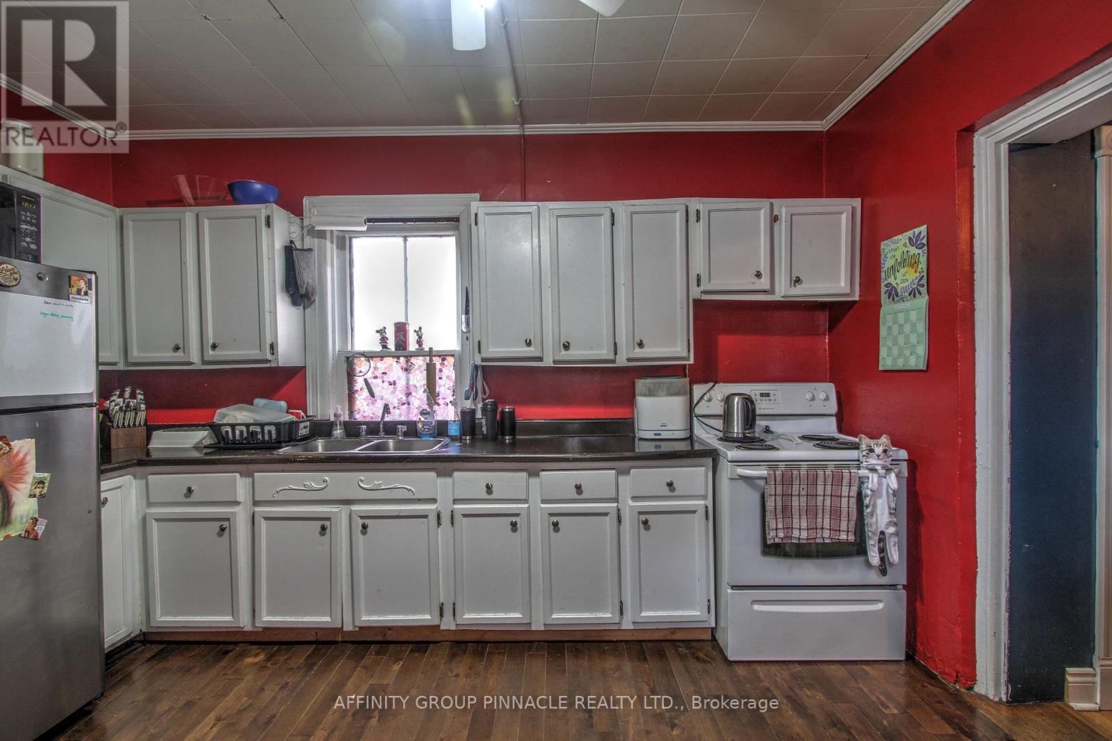 587 Chamberlain Street, Peterborough Central, Ontario  K9J 4L7 - Photo 8 - X12042185