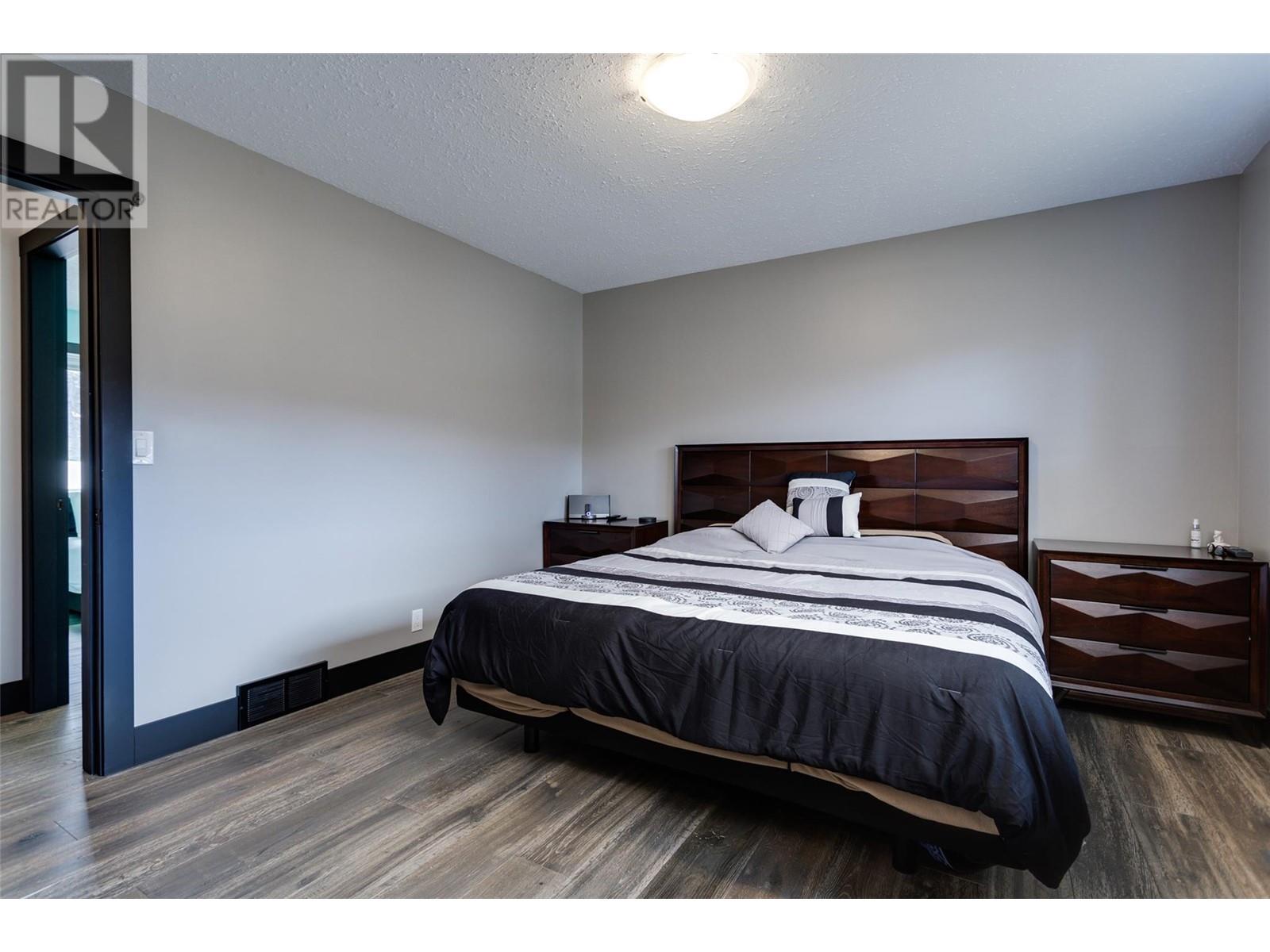 Property at 2094 Tomat Avenue image 2