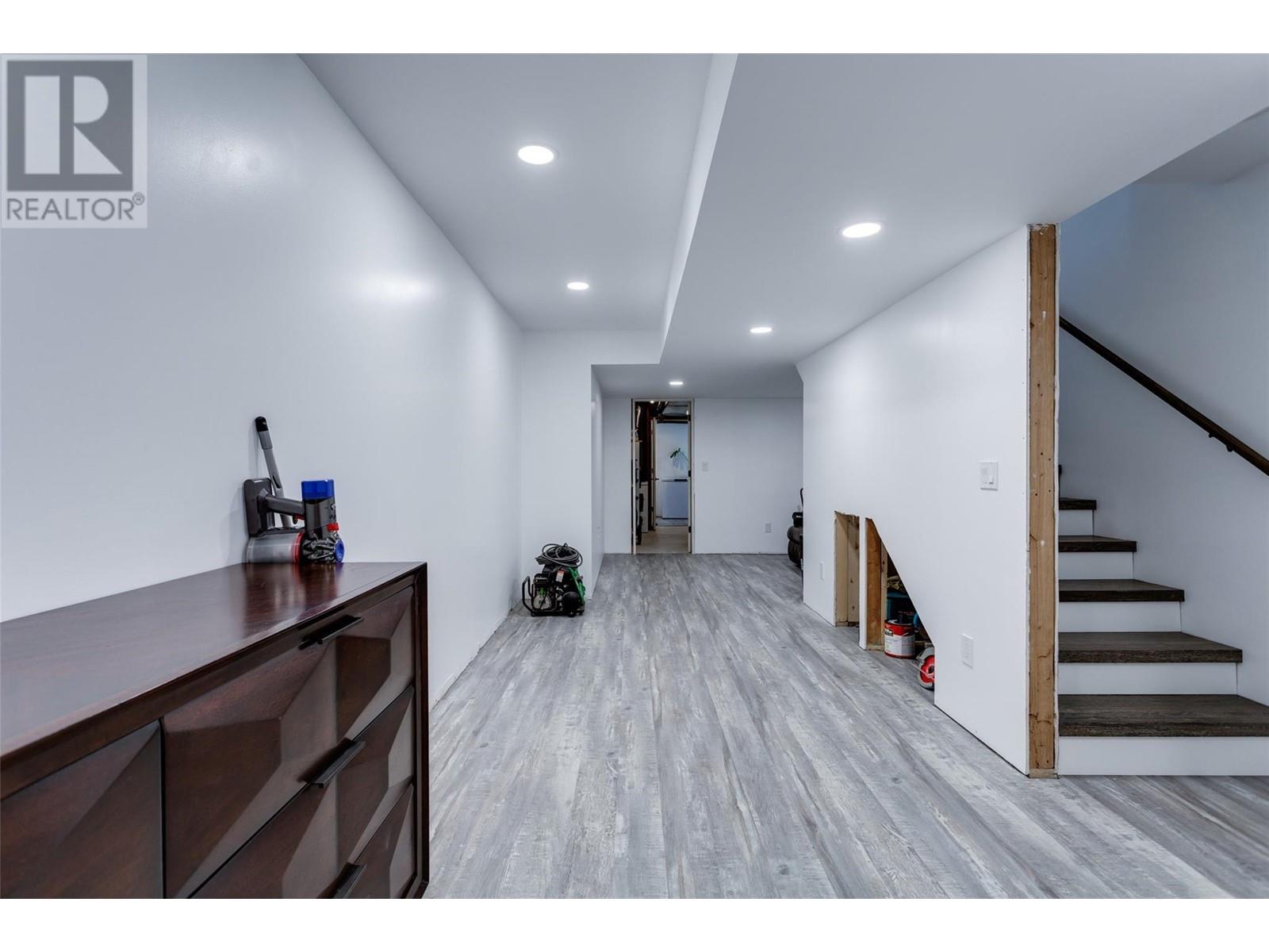 2094 Tomat Avenue, Kelowna, British Columbia  V1Z 3J2 - Photo 34 - 10347733