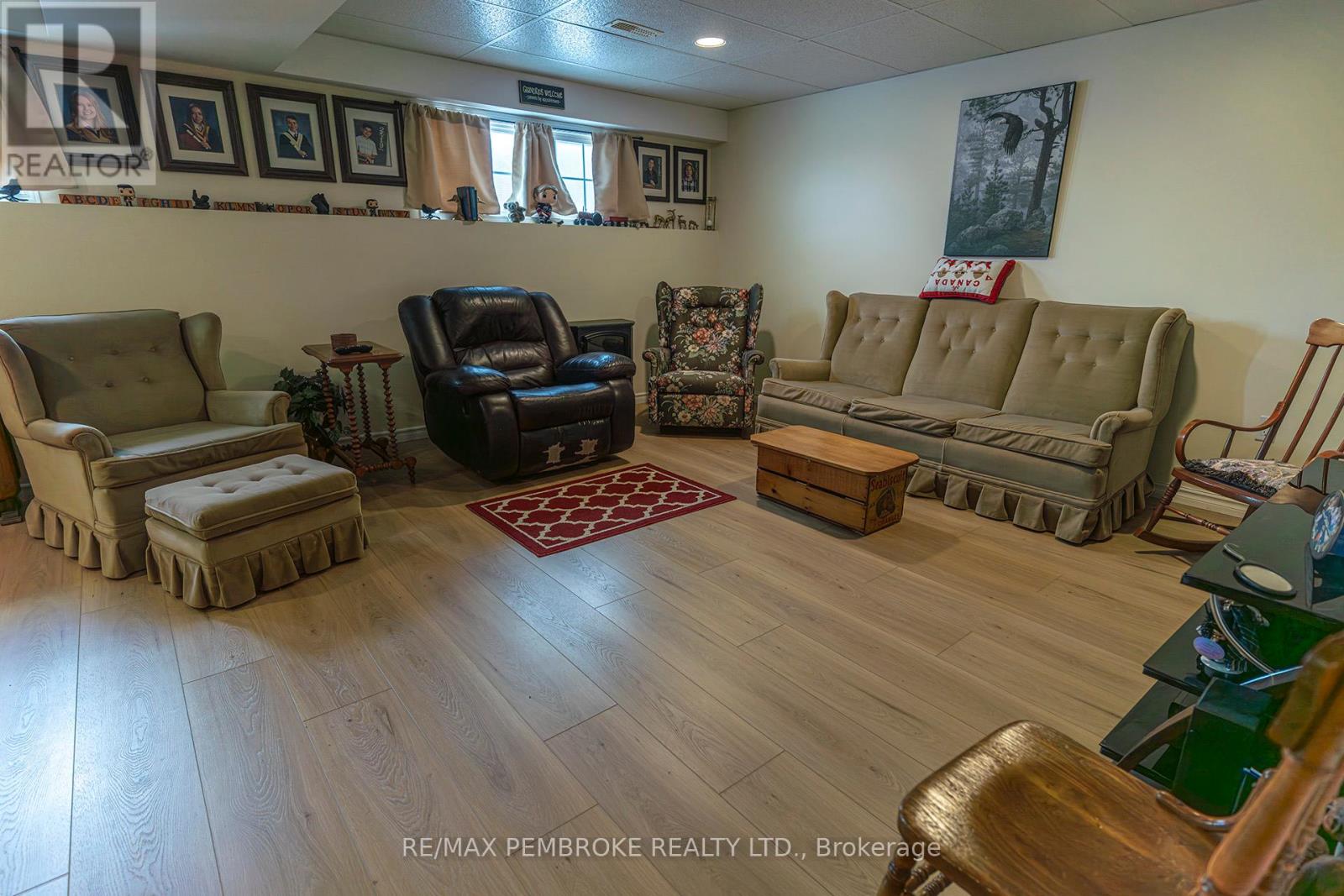 196 Market Street, Pembroke, Ontario  K8A 2H6 - Photo 22 - X12081868