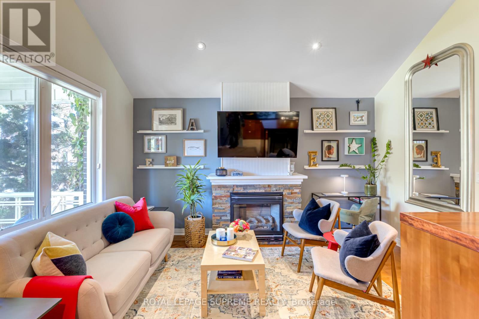 901 St Clarens Avenue, Toronto, Ontario  M6H 3X5 - Photo 6 - W12144848