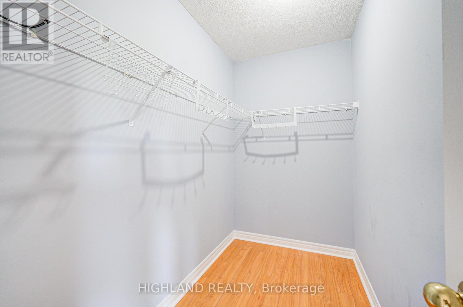 Upper - 2359 Bankside Drive, Mississauga, Ontario  L5M 6E2 - Photo 40 - W12144855