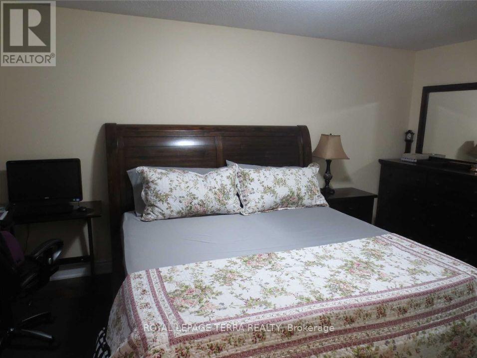 23 Herkes Drive, Brampton, Ontario  L6Y 5A9 - Photo 8 - W12144881