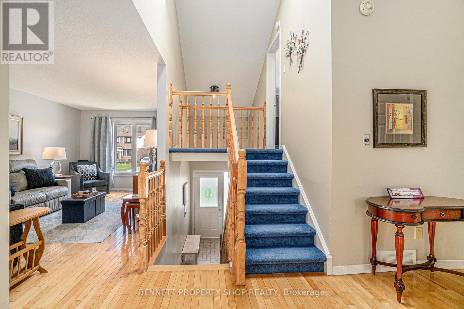 22 Gesner Court, Ottawa, Ontario  K2L 3K1 - Photo 5 - X12119898