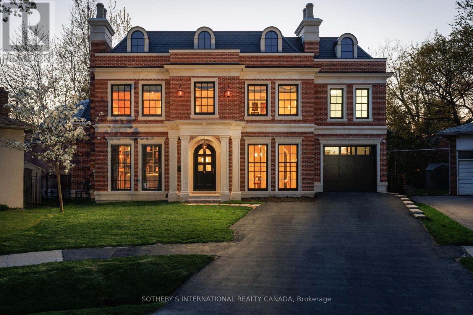 153 PERRY CRESCENT, Toronto, Ontario