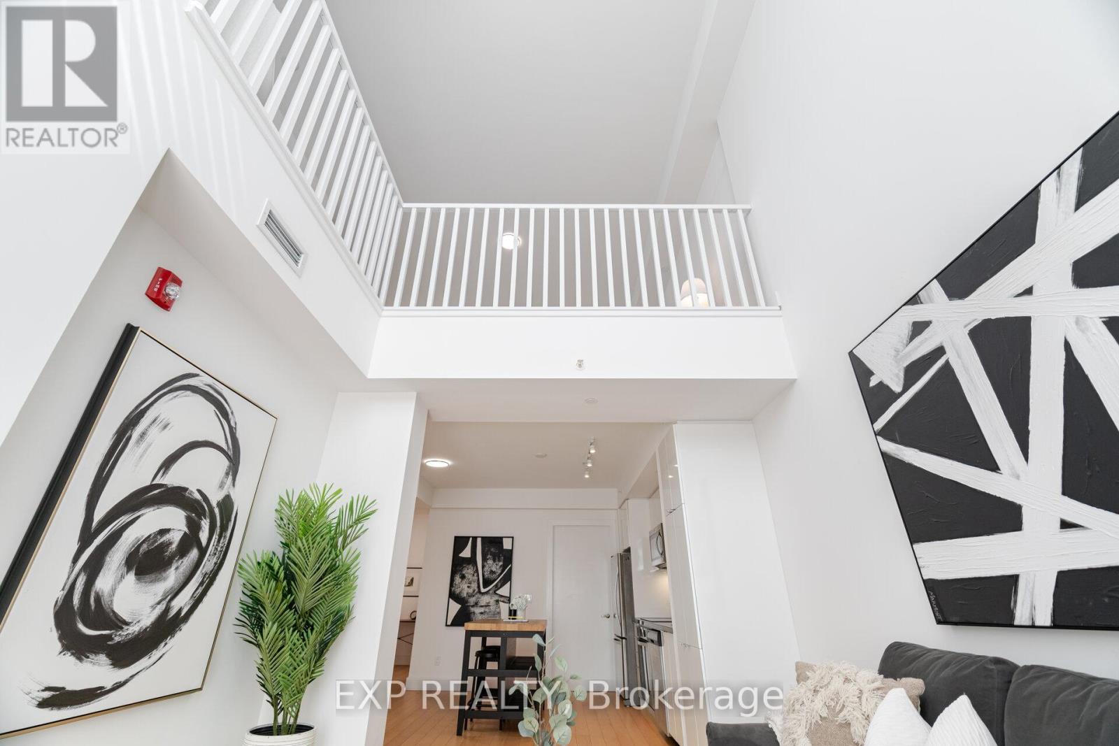 C211 - 5260 Dundas Street, Burlington, Ontario  L7L 0J7 - Photo 12 - W12144945